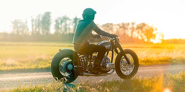 BMW-R5-Hommage-trasera