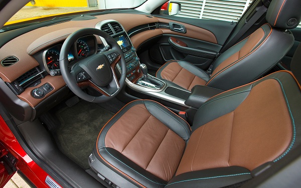 2013-Chevrolet-Malibu-cockpit