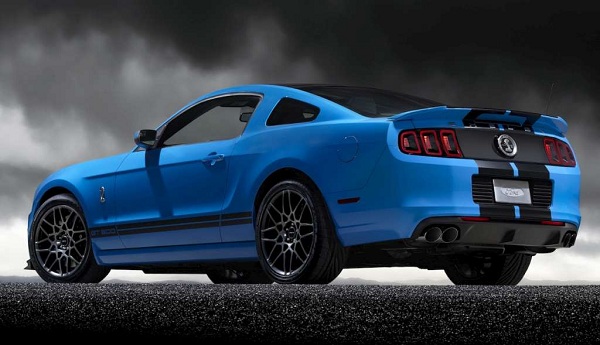 Ford-Mustang-ShelbyGT500-2013-02