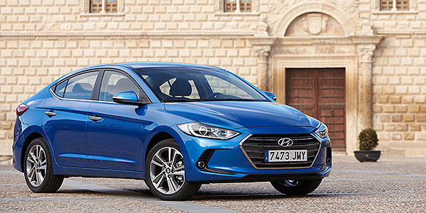 Hyundai-Elantra-estatica-frontal