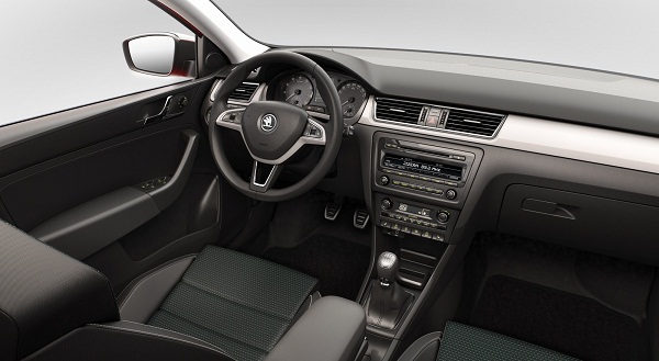 Imagen-interna-del-Skoda-Rapid-Spaceback