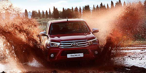 Toyota-Hilux-barro