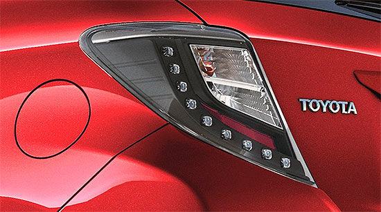 toyota-yaris-2013-led