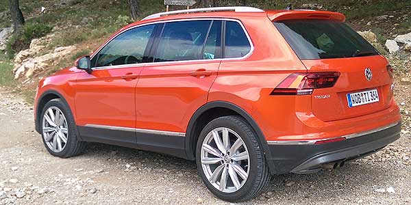 Volkswagen-Tiguan-2016-trasera