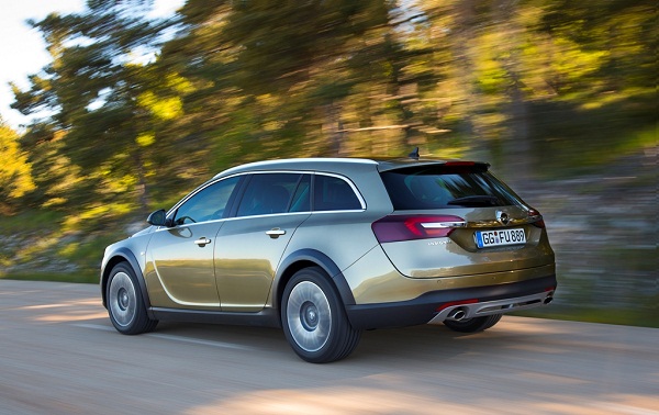 Insignia_Country_Tourer_1