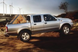 NISSAN NP300 Cabina Doble