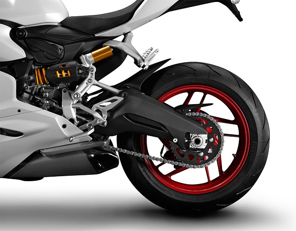 2014-Ducati-899-Panigale-Superbike-4