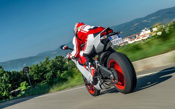 34957-ducati-899-panigale-2014_17