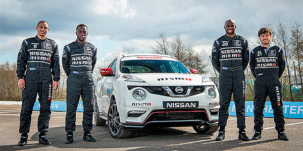 Nissan-jugadores-Manchester-pilotos