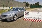 Mercedes, cursillos de conducción y seguridad