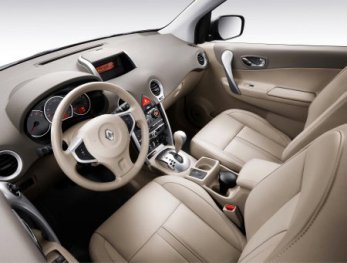 interior del Koleos