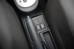 interior toyota yaris hsd