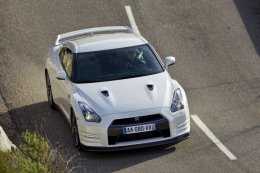 NISSAN GT-R 2011