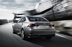 Lexus IS 300h: el final al diésel en Lexus