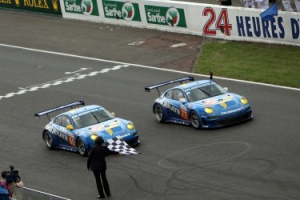 24 Horas de Le Mans: Porsche vencedor en la categoria GT2, celebra su 98ª victoria en Le Mans