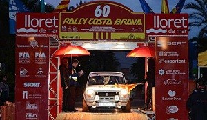 El SEAT 127 saliendo
