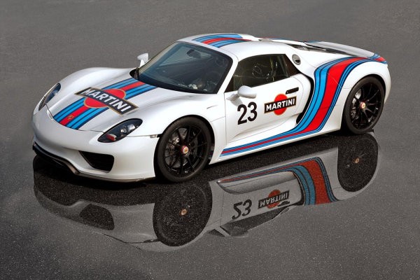 Porsche 918 Spyder con 770 CV híbridos y decoración Martini Racing