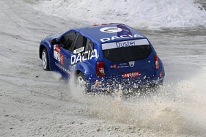 Alain Prost Subcampéon del Trofeo Andros sobre un Dacia Duster