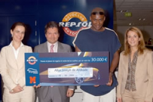 Autoclub Repsol, Salón de Madrid y Marca sortearon 30.000 € en el Salón del Automóvil