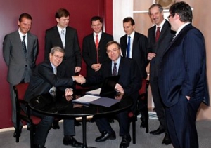 BMW Group y PSA Peugeot Citroën firman un acuerdo para continuar el desarrollo del motor de 4 cilindros de gasolina 