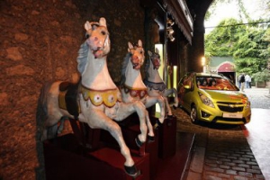 Chevrolet dona 100 coches a Aldeas Infantiles SOS