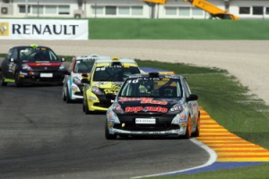 Clio cup de circuitos en valencia: de nuevo la emoción 