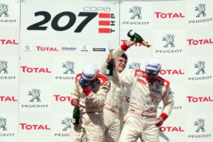 Copa Peugeot 207 THP: Arcadio Treviño, nuevo líder