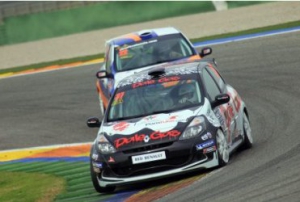 Copa Renault Clío: De Los Milagros domina las dos mangas en el estreno en Valencia