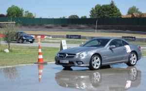 Cursos de conducción de seguridad Mercedes-Benz 2009 