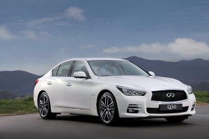 Infiniti Q50, nueva berlina media en el segmento premium