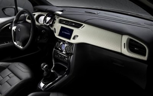El Citroën DS INSIDE muestra su interior