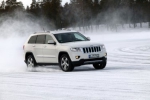 El Jeep Grand Cherokee se convierte en estandarte de seguridad en el Jeep Artic Drive