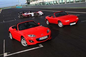 El Mazda MX-5 celebra su 20 aniversario en Le Mans. Más de 200 unidades del mítico roadster se darán cita en el circuito francés
