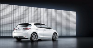 El nuevo Lexus CT 200h ya puede acogerse a las subvenciones oficiales a coches híbridos en contratos de renting