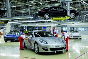 El Panamera número 10.000 sale de la fábrica de Leipzig 