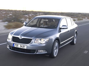 El primer Skoda Superb de serie sale de la línea de producción