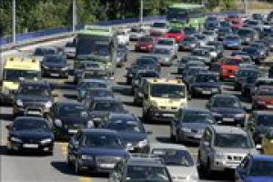 El RACC ha elaborado un plan de ahorro con 50 consejos para los automovilistas