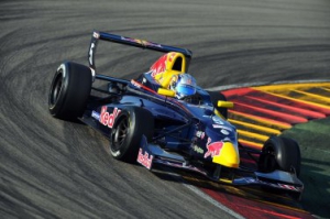 Eurocup Renault 2.0: Victoria de Carlos Sainz Jr. en Motorland superando todas las adversidades