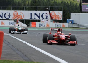 F1, Gran Premio de Bélgica: Polémica victoria de Raikkonen, los españoles sin suerte.