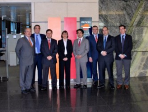 Firma de contrato entre Repsol YPF y Suzuki Ibérica