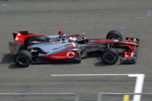 Fórmula 1: Button logra la segunda victoria y el liderato bajo la lluvia en el GP de China