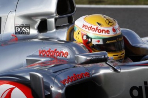 Fórmula 1: Gran Premio de Turquía, Vetel regala la victoria a los McLaren.