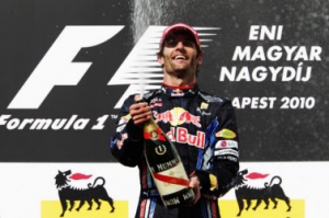 Fórmula 1: Webber improvisa una victoria con la salida del coche de seguirdad