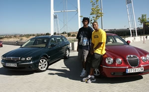 Jaguar con las estrellas de la ACB
