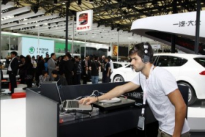 Jaime Alguersuari, DJ en China con Seat
