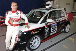 Jorge Lorenzo participa en los 500Km de Alcañiz con un Abarth 500 Asseto Corse