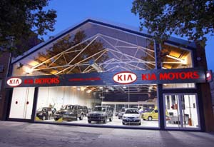 KIA otorga a AR Motors la distinción de mejor concesionario del año