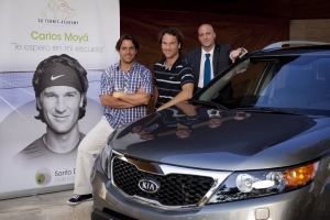 Kia con la escuela de tenis de Carlos Moyá