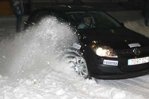 La DGT aconseja preparar el coche para el invierno ante la ola de frio en la mitad norte de España, pero olvida los neumáticos de nieve