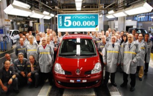 La factoría de carrocería-montaje de Valladolid fabrica el Modus número 500.000